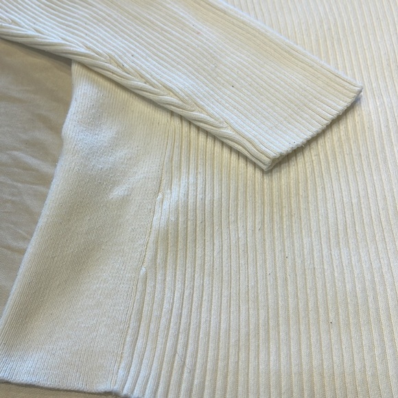 Coldwater Creek - ribbed l/s turtleneck sweater - cream - women’s XS - Picture 2 of 4